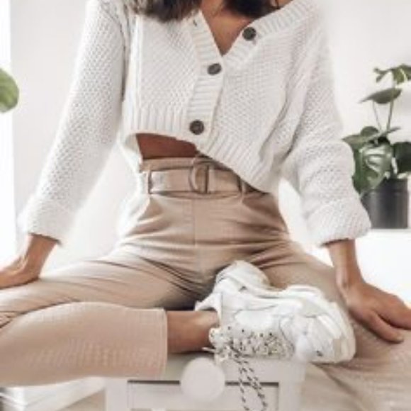 Knitted White cropped cardigan - Women's cardigan - white sweater - Picture 3 of 4